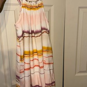 Dress. Perfect for a summer cruise. Size Medium.